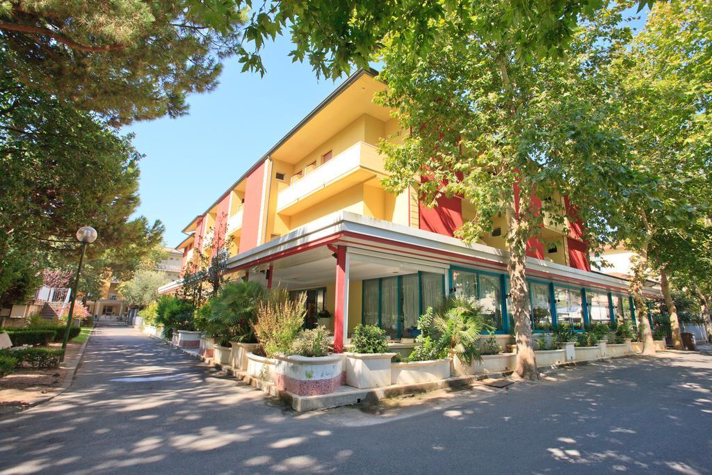 Elisabetta Hotel チェゼナーティコ エクステリア 写真