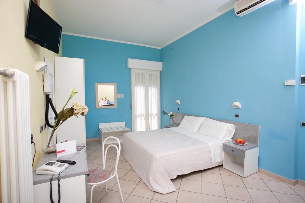 Elisabetta Hotel チェゼナーティコ エクステリア 写真