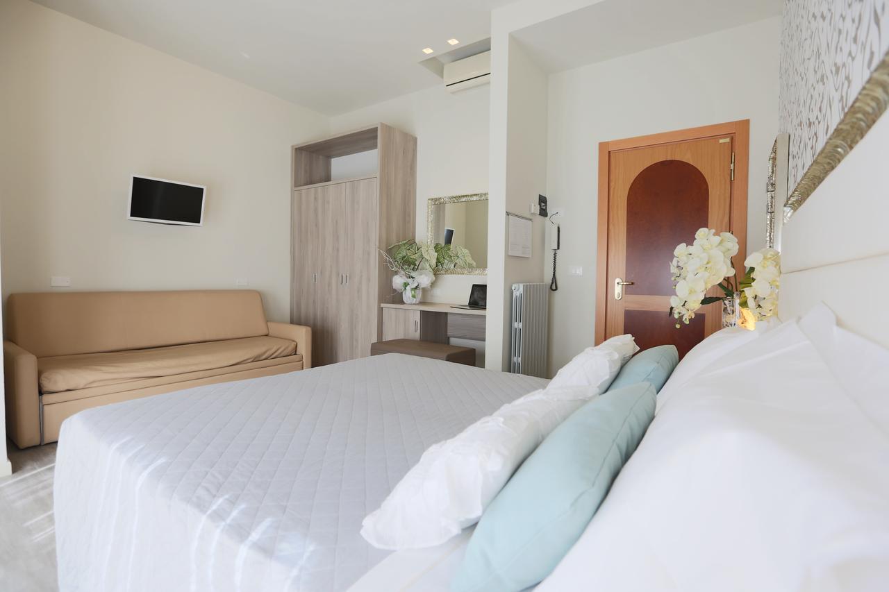 Elisabetta Hotel チェゼナーティコ エクステリア 写真