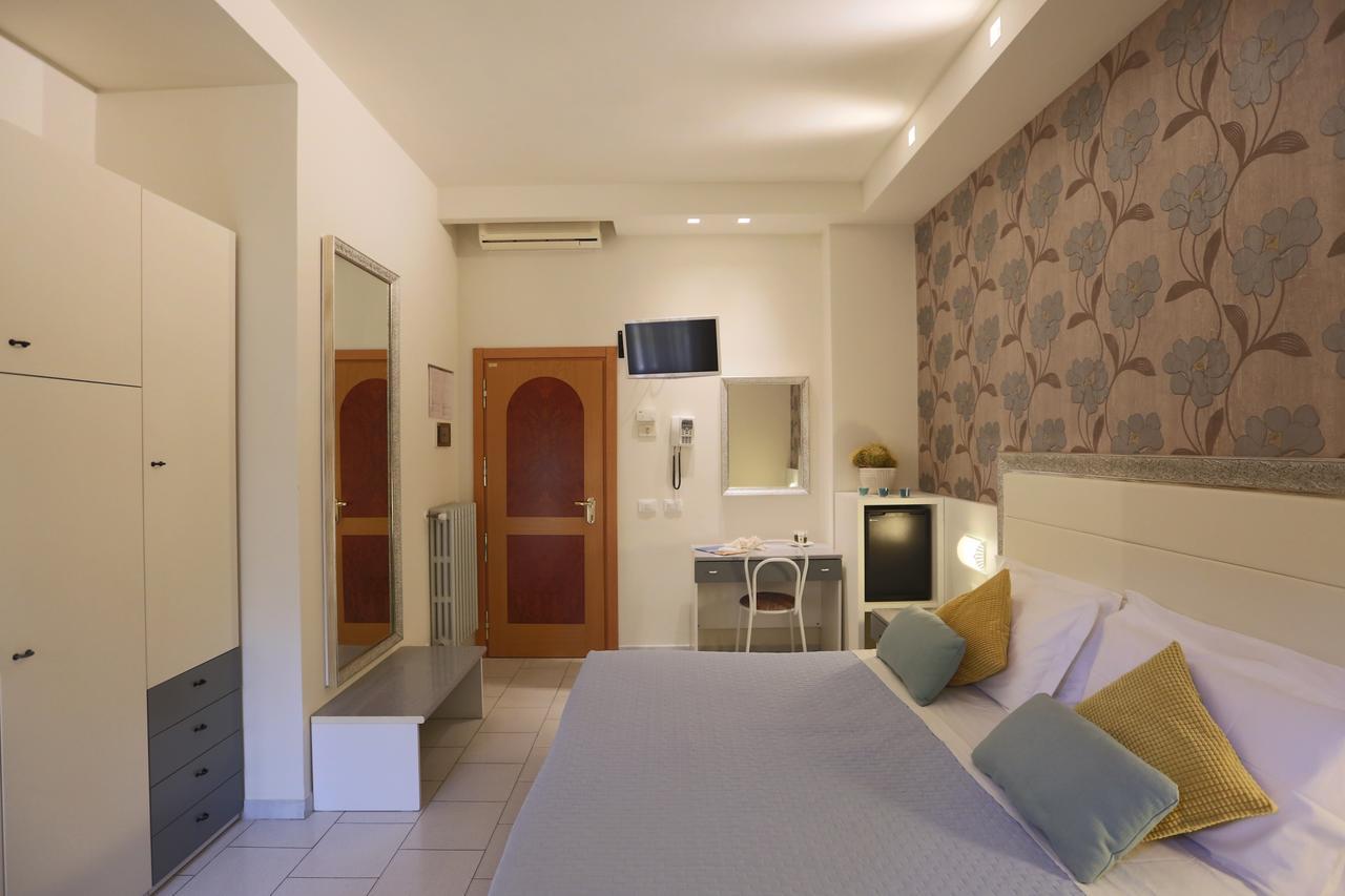Elisabetta Hotel チェゼナーティコ エクステリア 写真